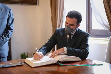 El Ministerio de Consumo lanza un proyecto piloto con estudiantes para combatir la obesidad infantil