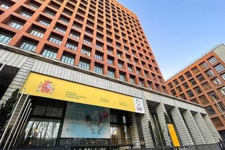 Consumo multa con 750.000 euros a una empresa por la rifa ilegal de un coche de lujo de un youtuber